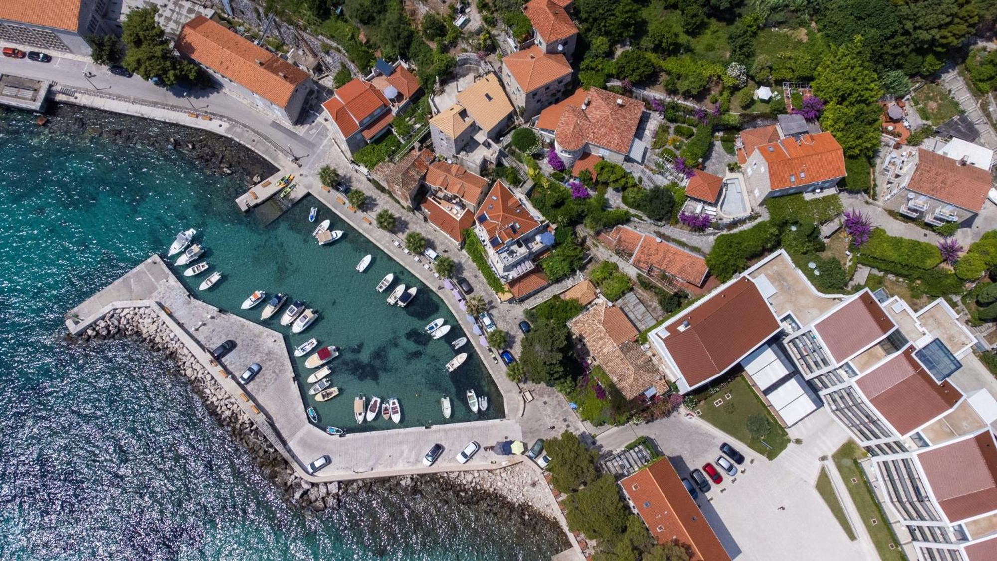 Apartments Mare Mlini Bagian luar foto