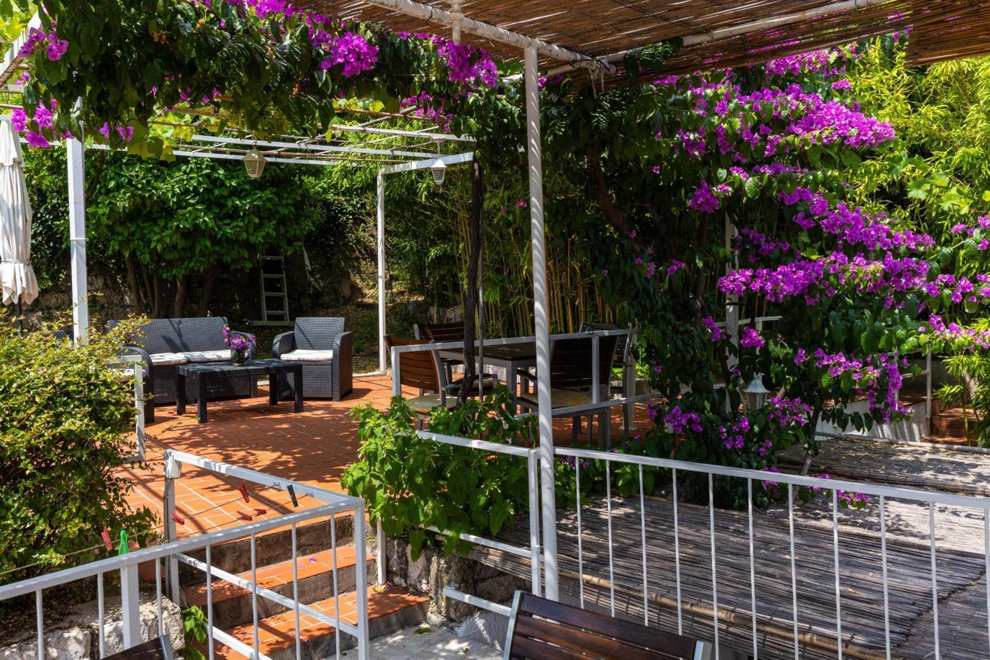 Apartments Mare Mlini Bagian luar foto