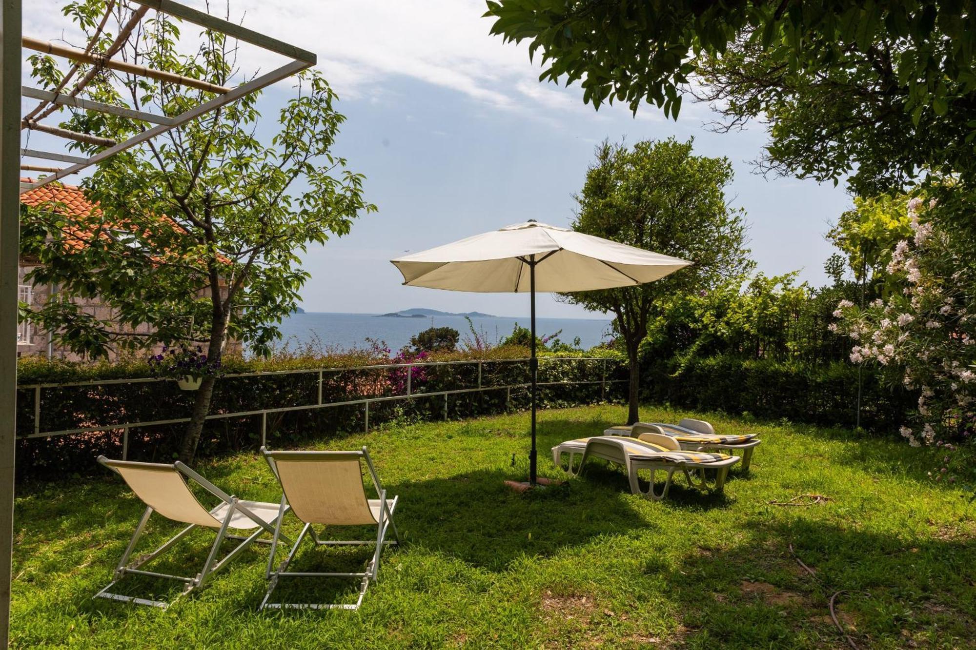 Apartments Mare Mlini Bagian luar foto